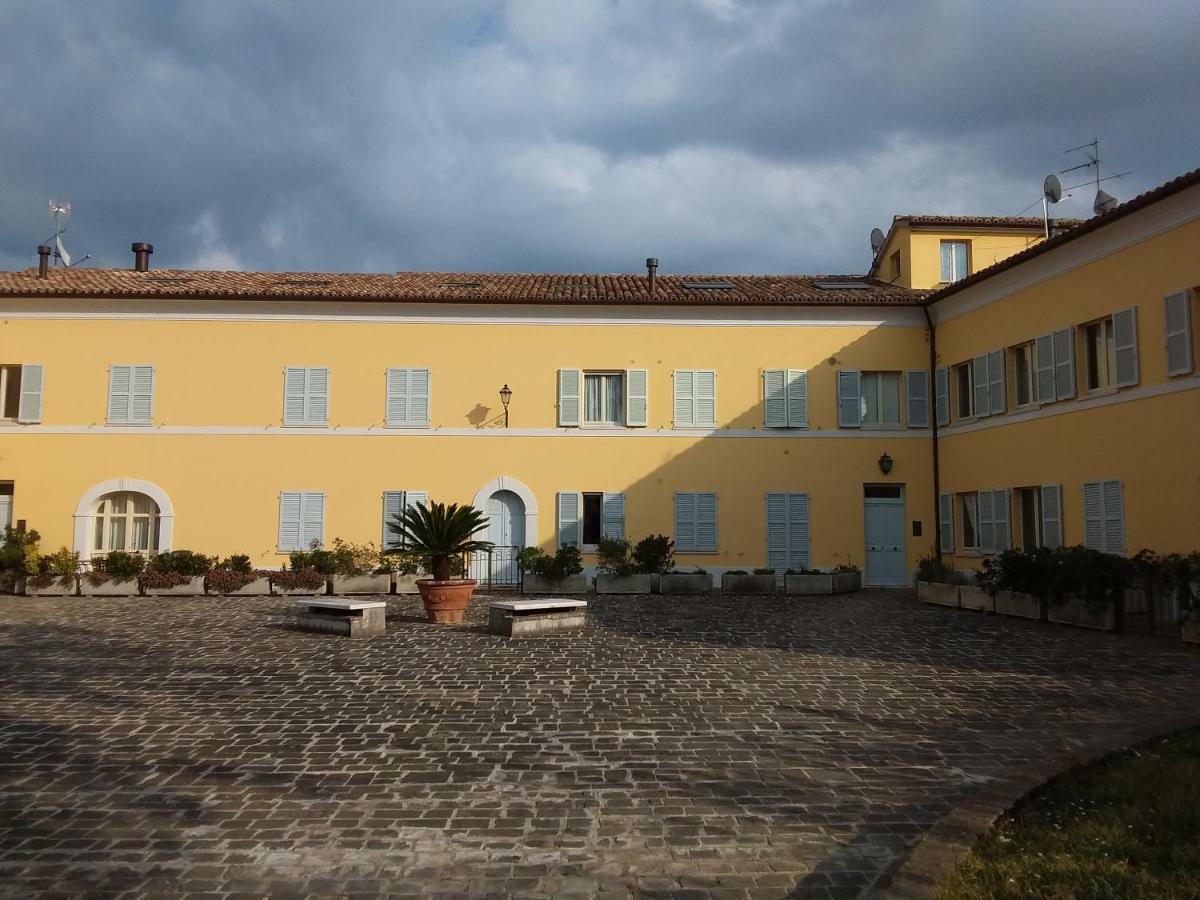 "Nido Del Falco" Palazzo Ricotti 카메라노 외부 사진